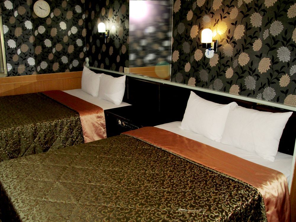 One Plus One Hotel Tajpej Buitenkant foto